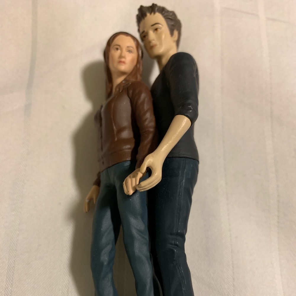 Hallmark Twilight Bella and Edward ornament